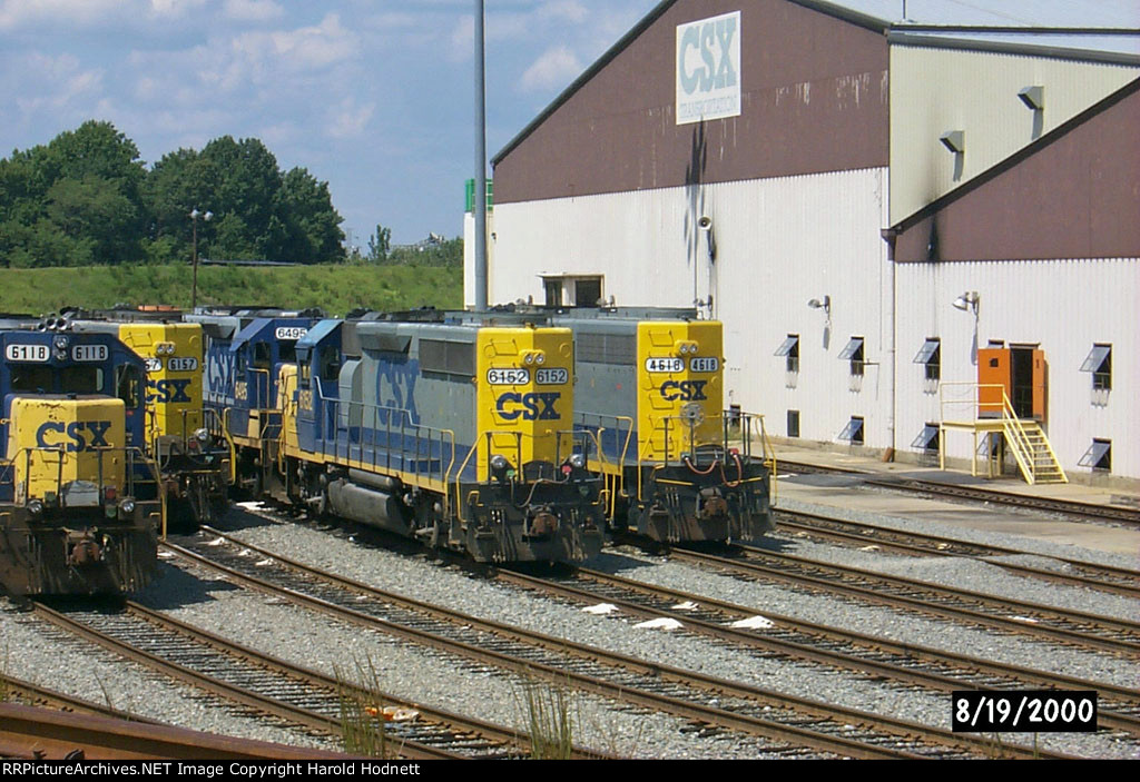 CSX 4618 & 6152 sit with other locos